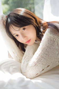 脱岳裙子从后面挺进去电影